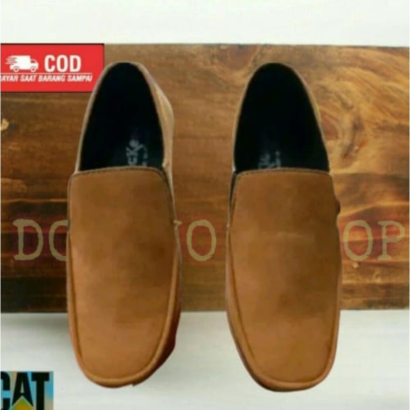 Sepatu Slip On Pria Dewasa Kulit Asli Model Casual HIRIO TAN