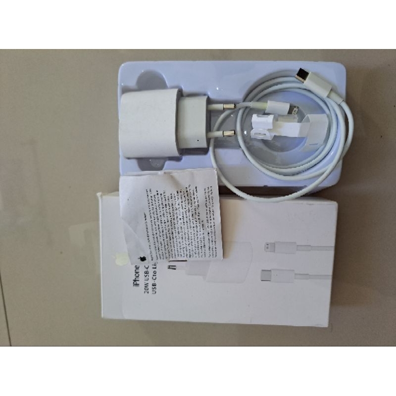 Preloved Charger dan Kabel Data iPhone Original