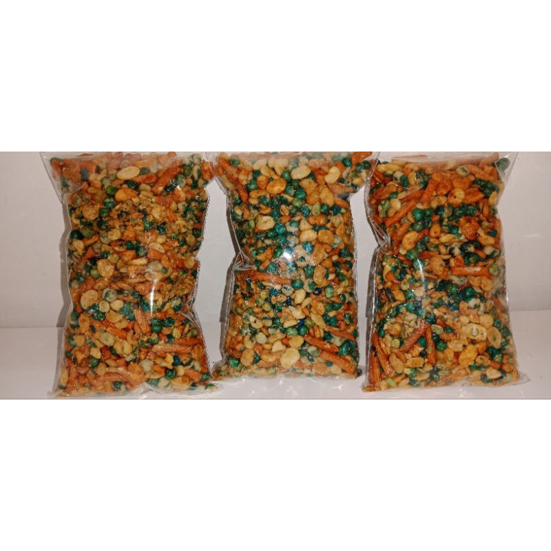 

KACANG CAMPUR ( JAIPONG) 1 KG