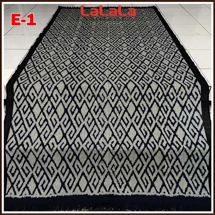 Kain Tenun Ikat Blanket Etnik Toraja Lombok Sumba Troso Jepara Palembang Bali Dayak NTT Indonesia