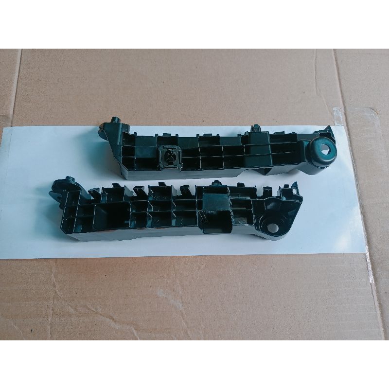 breket bemper depan mobil Suzuki Ertiga original