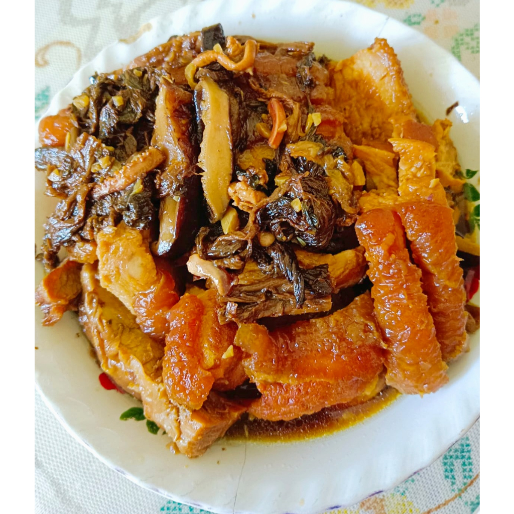 Babi Hong / Khew Nyuk Sayur Asin