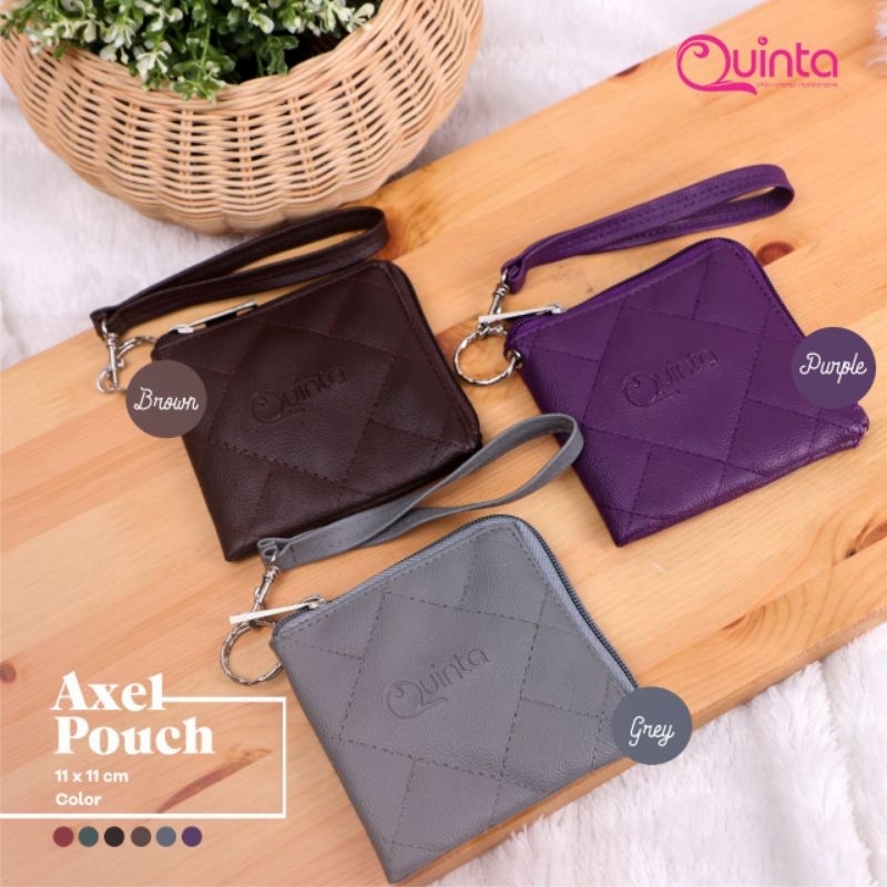 Axel pouch