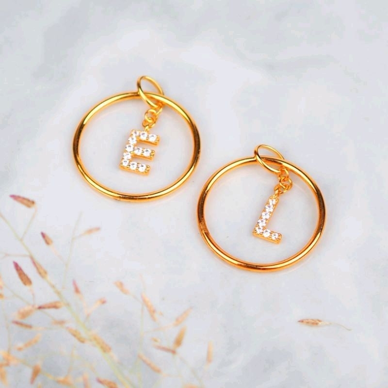 Liontin Emas Huruf Ring Mata Putih - Toko Emas Gadjah