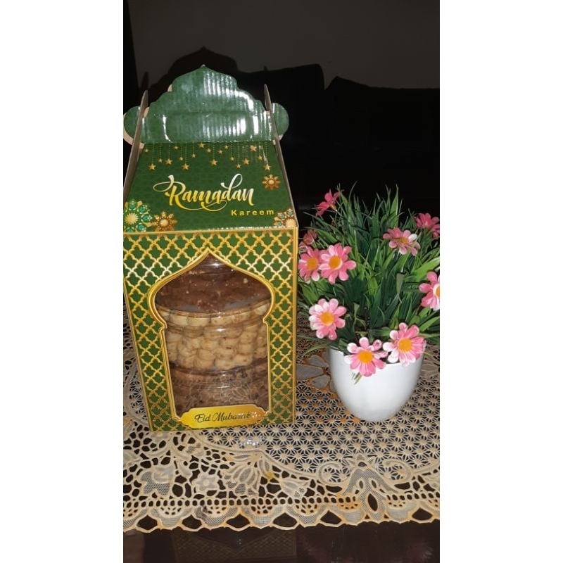 

Kue lebaran premium tapi random dijamin enak