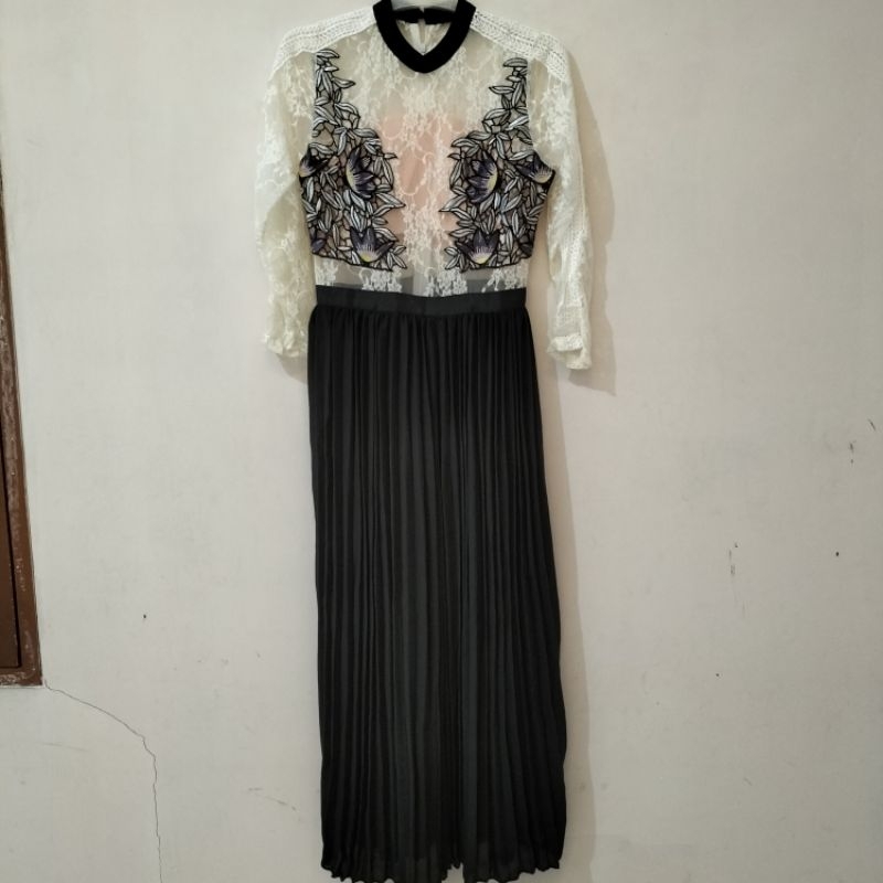 Maxi long white lace black party dress gaun pesta putih renda hitam size M