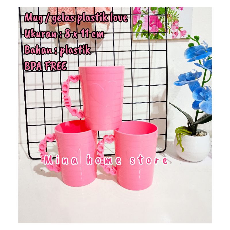 Gelas / cangkir plastik love pink