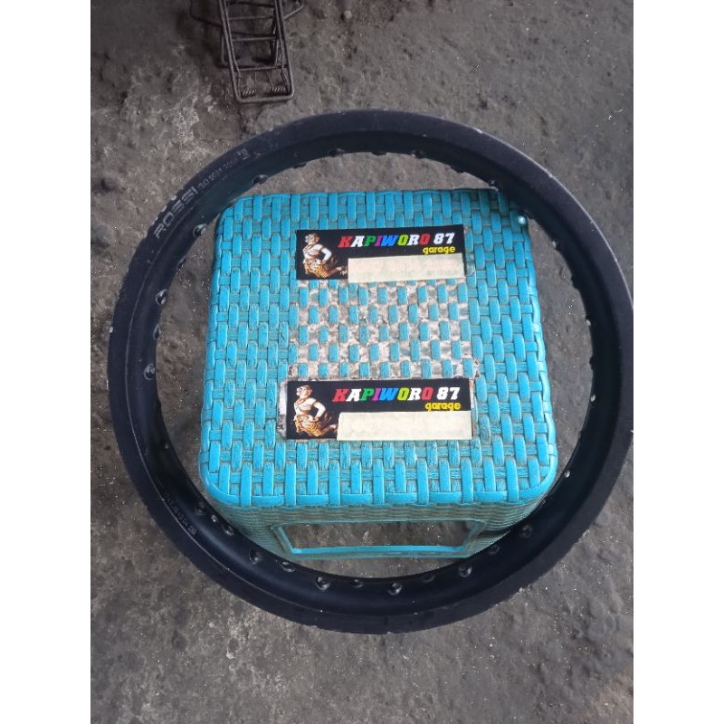 pelk v rossi 17x215  warna hitam bekas