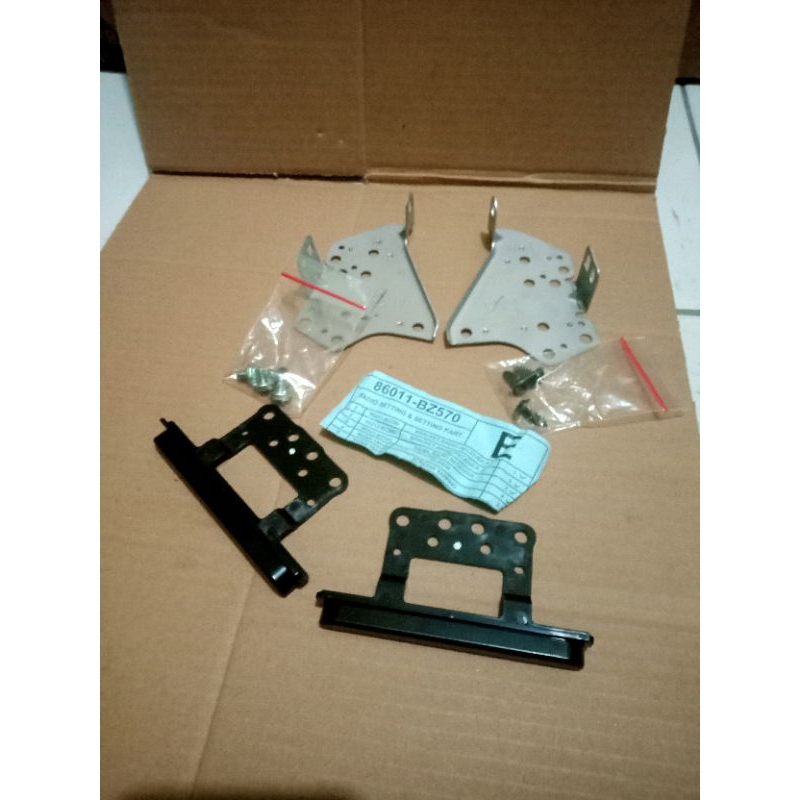 breket bracket tape head unit calya sigra original