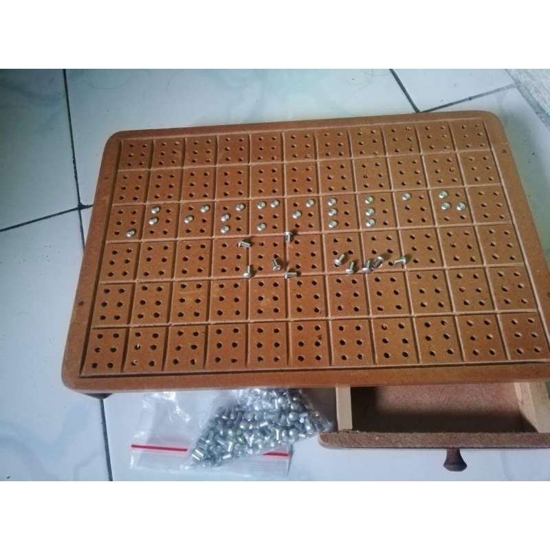 

pantule/papan tulis braille buat tunanetra