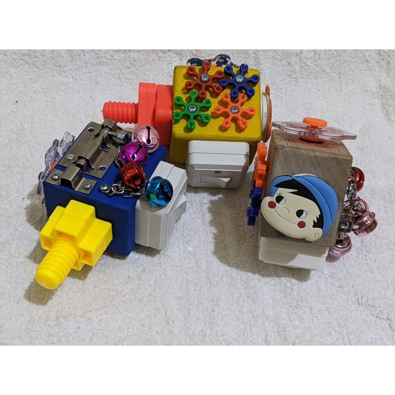 SMART TOYS BUSY CUBE- sensory montessori