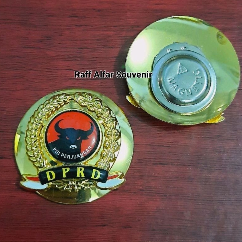 Pin DPRD partai PDI P - PIN FRAKSI PDI P