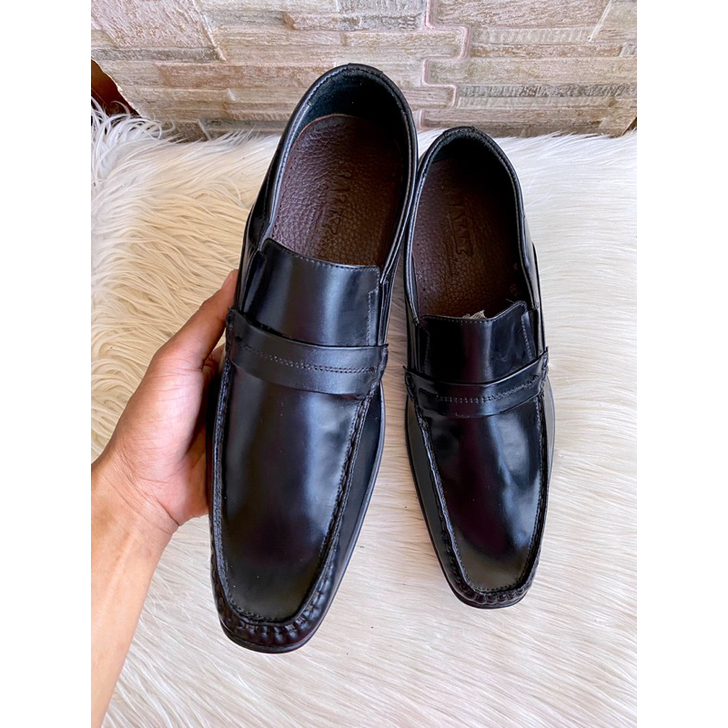 PSPGN.CO | BRAND BALLY HITAM SEPATU PANTOFEL KASUAL PRIA LOAFER ONLY SIZE 42