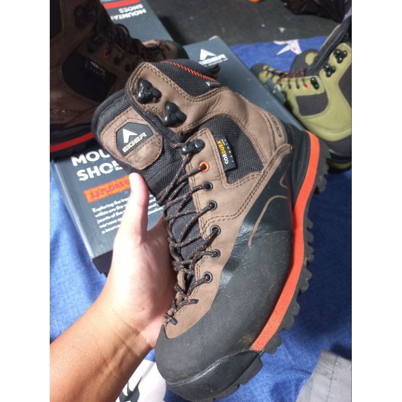 SEPATU GUNUNG EIGER PYTHON BROWN SEC 90% ORIGINAL