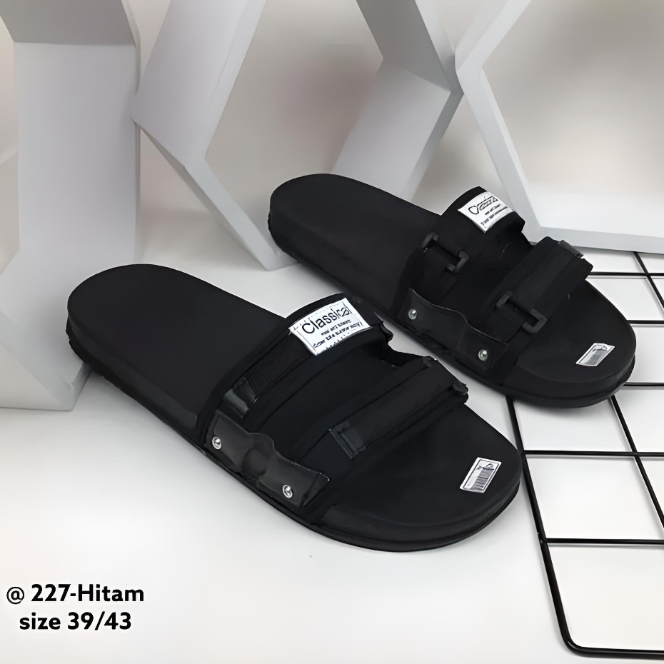 TERLARIS Sandal Slop Pria Fashion Slip On Dewasa Anti Slip Terbaru 2023-Classical.02 Hitam