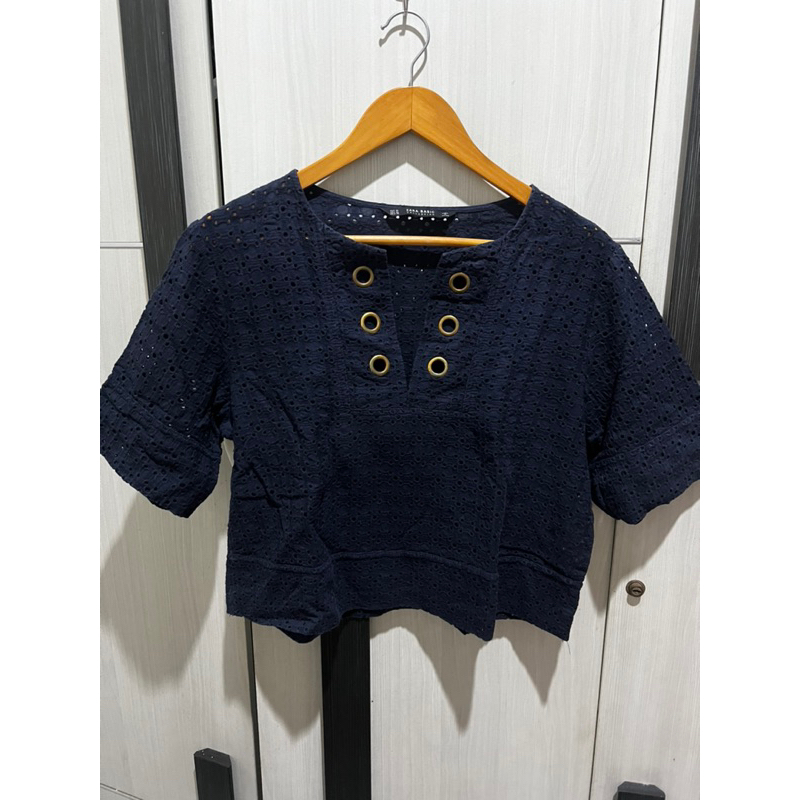 preloved Eyelet Rubiah top navy Zara
