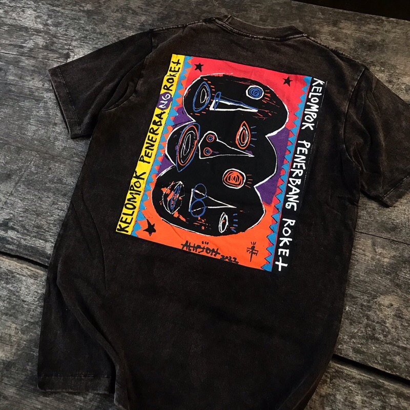 KELOMPOK PENERBANG ROKET X ALIPJON TIGA BERMUDA TSHIRT BLACK WASHL