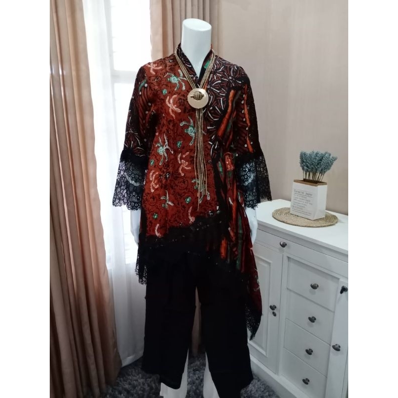 Queen's Batik