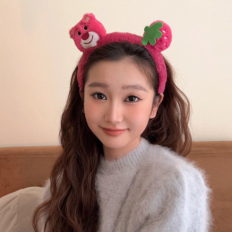 COD Bando karakter Lotso Strawberry Korea Ikat Kepala Cuci Muka Wanita Beruang Stroberi Mewah Ikat Kepala Jepit Rambut Lucu Hiasan Kepala