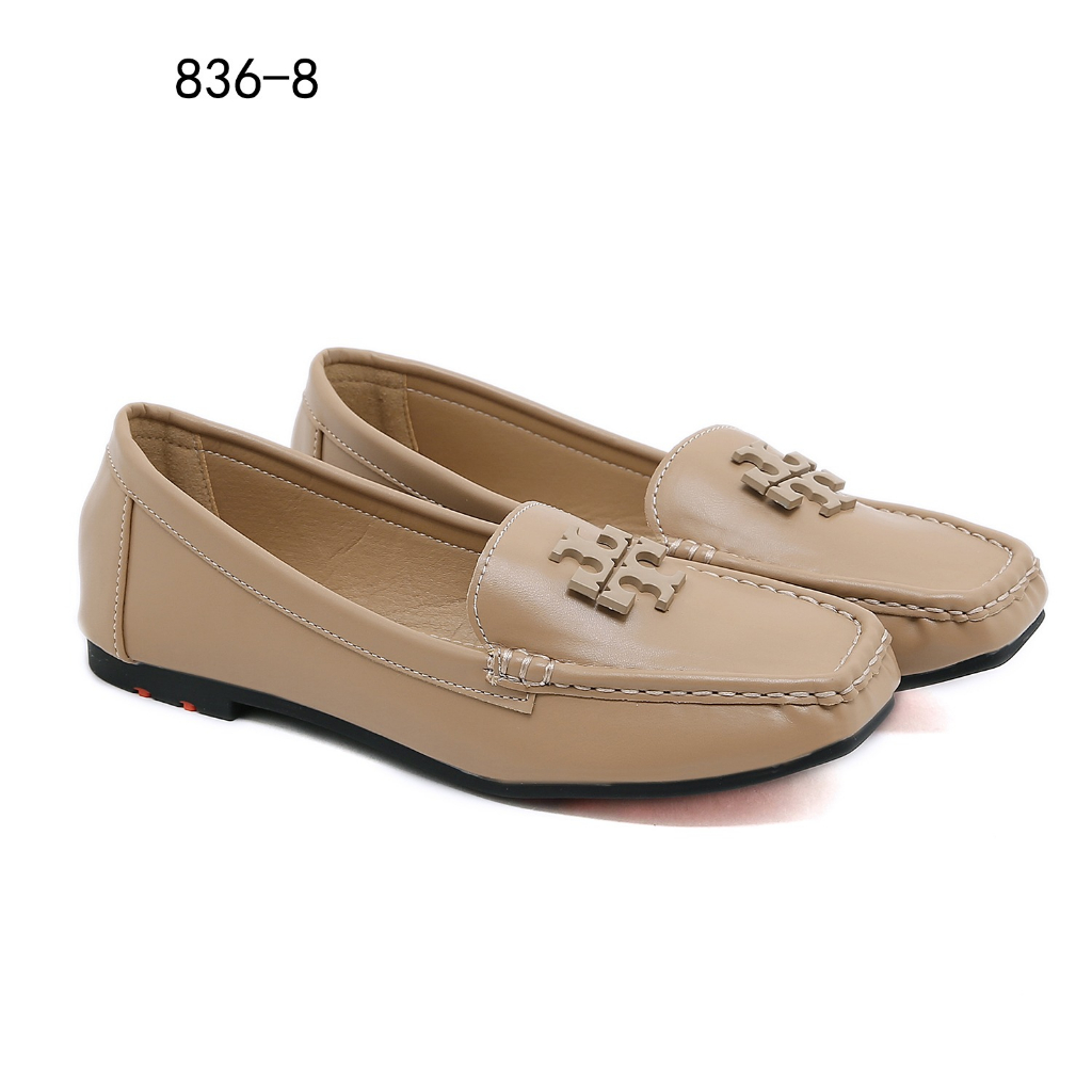 T 836-8 Lowell Tumbled Leather Driver Moccasin Flats