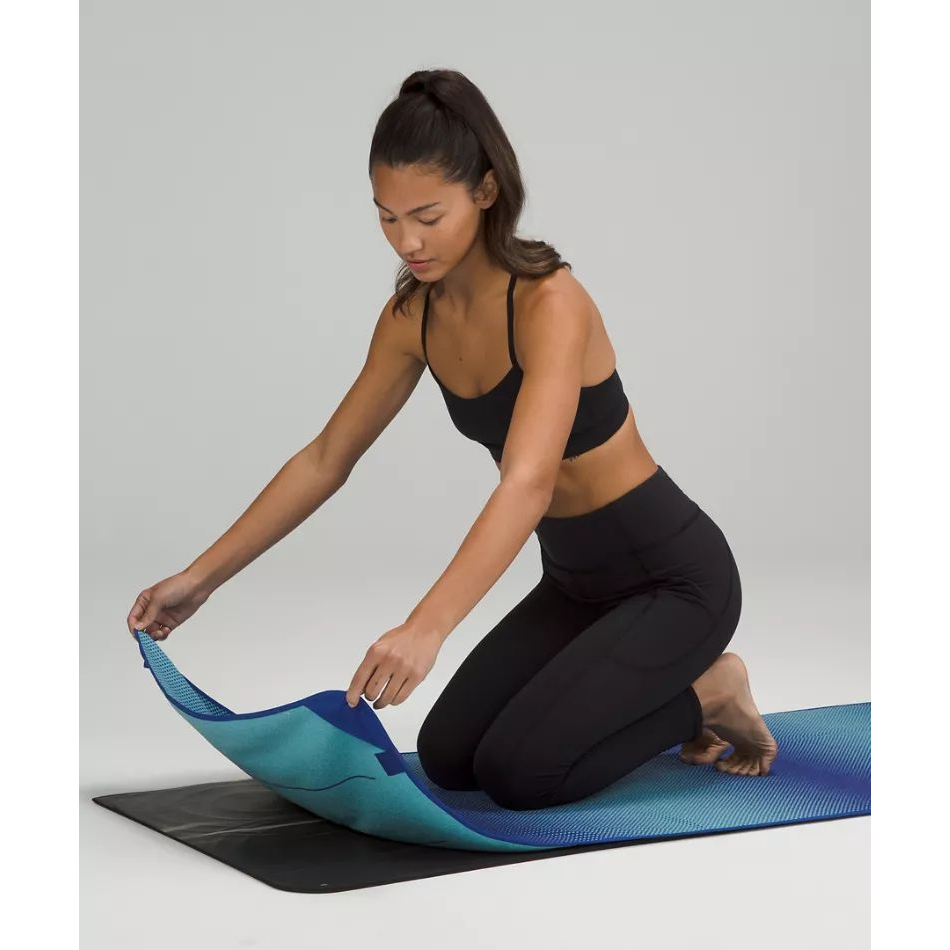 Lululemon Yoga Mat Towel with Grip - Ocean Psychic