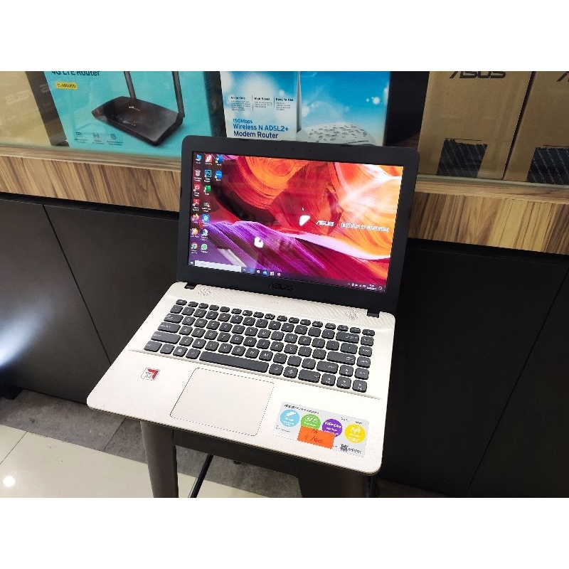 LAPTOP ASUS X441B AMD A4 RAM 4GB SSD 128GB WINDOWS 10 GENERASI TERBARU