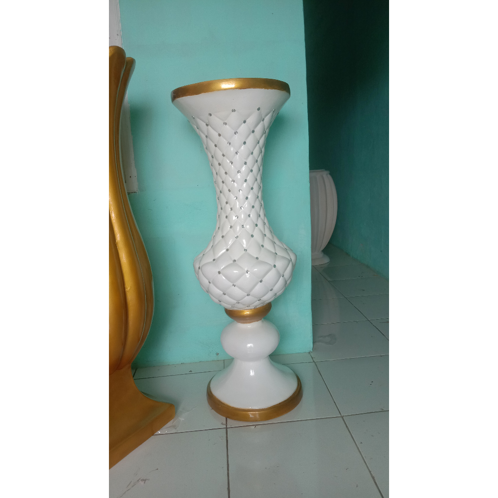 vas bunga dekorasi pelaminan