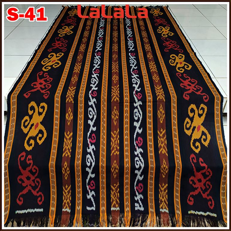 Kain Tenun Ikat Blanket Etnik NTT Lombok Sumba Toraja Flores Troso Jepara Bali Dayak Indonesia