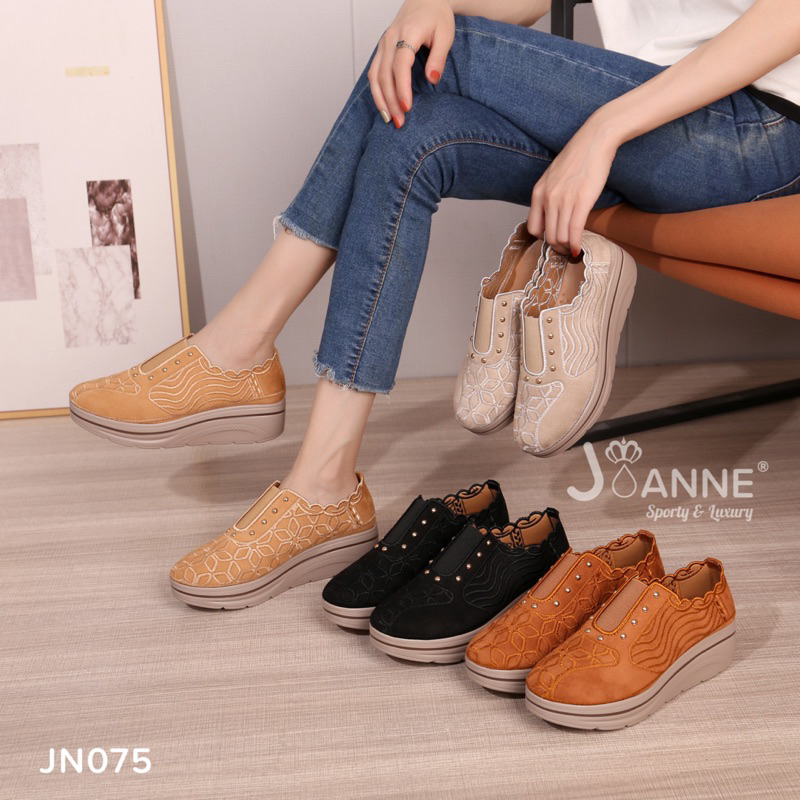 [ORIGINAL] JOANNE Closed Toe Wedges Shoes Sepatu Wanita #JN075