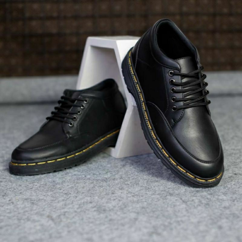 LEGION Sepatu Kerja Formal Pria Pantofel Docmart Kantor Casual Trendi Kulit Sintetis Hitam