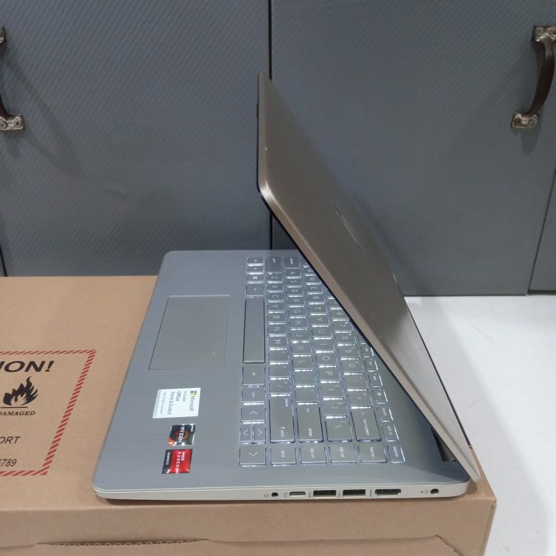 Laptop Lenovo ideapad lenovo 330 intel celeron N4000 Ram 4Gb/HDD 500Gb Layar 15inch Office lengkap siap pakai