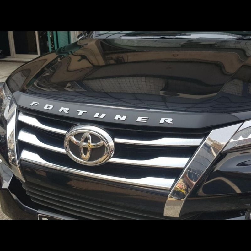 list Hodlist depan bumper kap mesin toyota all new fortuner tipe G  / vrz / srz / GR sport 2016 samp