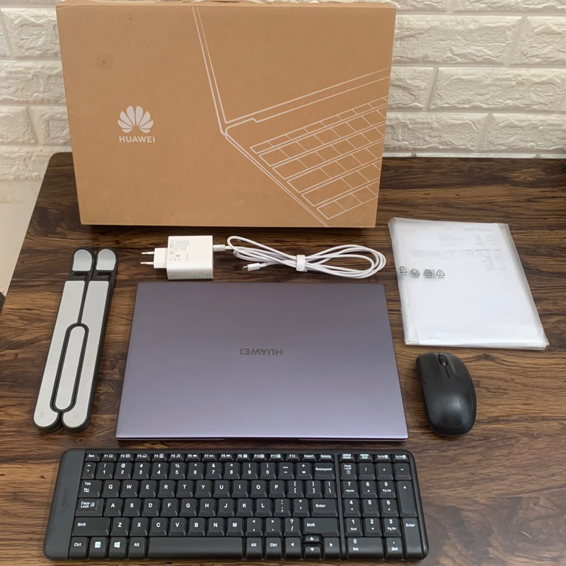 Huawei Matebook Pro D14, second preloved like new.