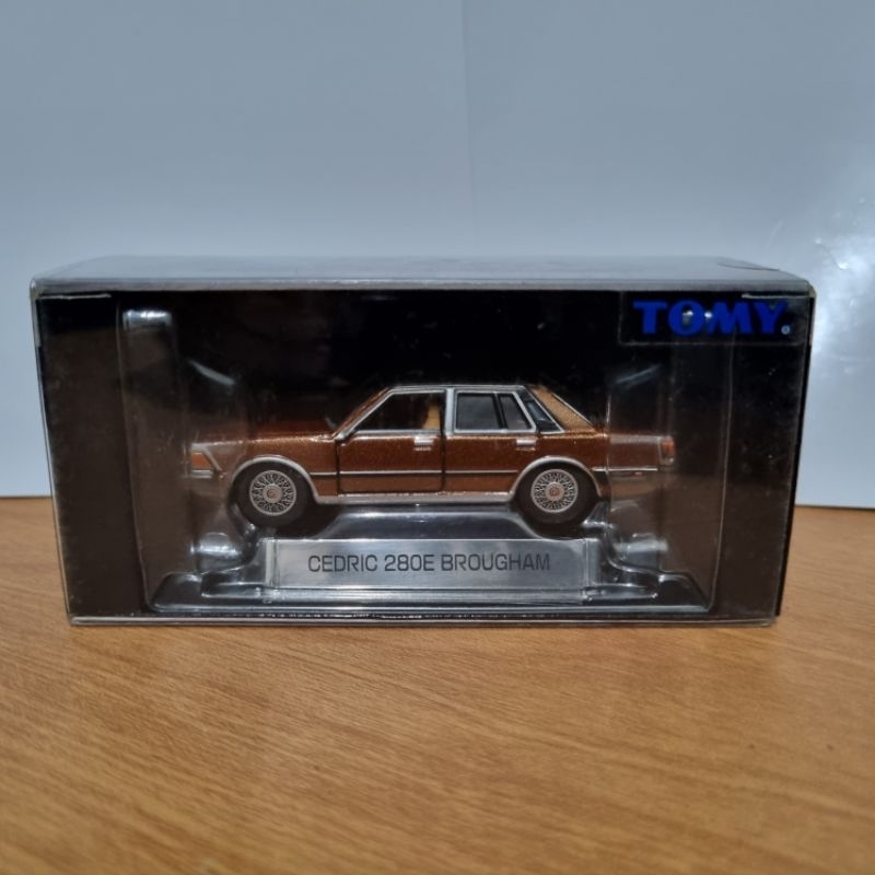 TL0037 Tomica Limited  Nissan Cedric 280E Brougham