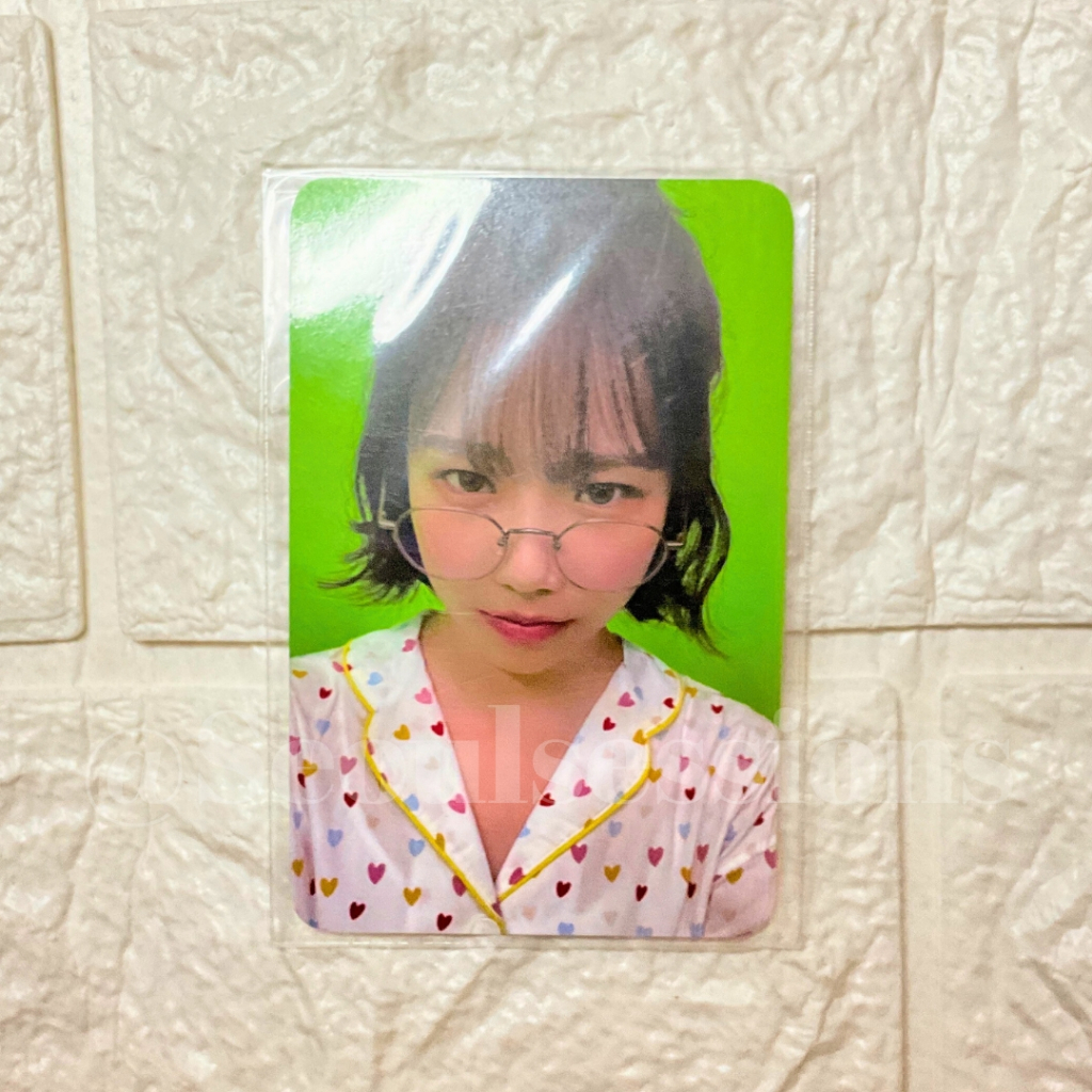 [READY] JO YURI - GLASSY benefit ktown photocard pc