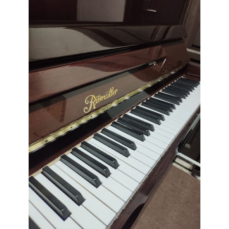 Piano Ritmuller