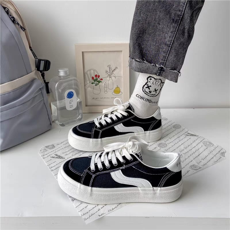 GROSIRTAS &quot;FREE BOX&quot; LV0148 SEPATU KANVAS WANITA KOREA IMPORT CASUAL SPORT SHOES HITAM