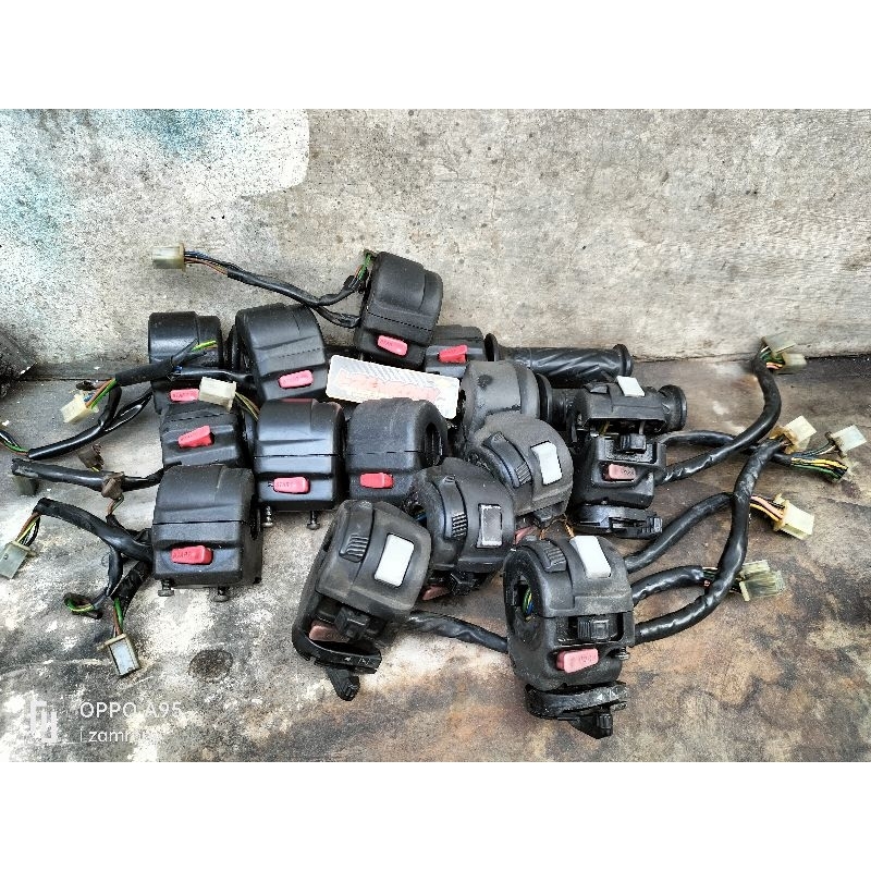 saklar/holder  kanan kiri Nouvo lele dan Nouvo z