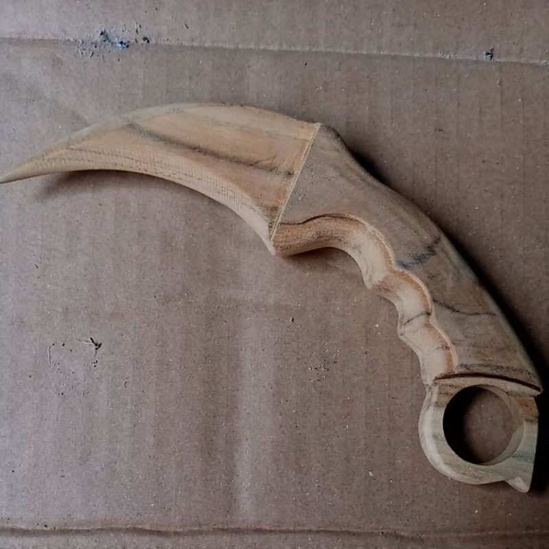 kerajinan kayu kerambit kayu