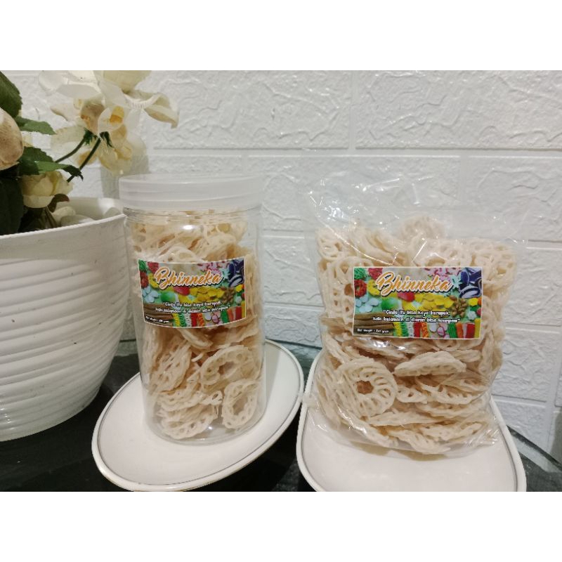 

Kerupuk Mentah/kerupuk Mawar kecil/kerupuk Mawar putih/kerupuk uyel/kerupuk keriting kecil 250 gram