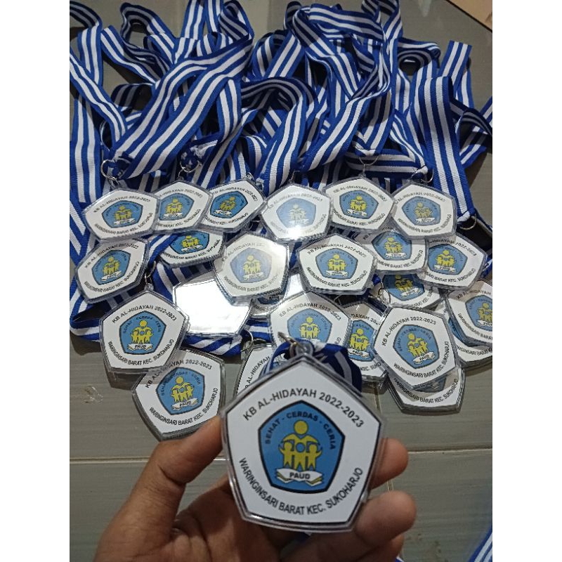 

Medali Akrilik 1 set Murah