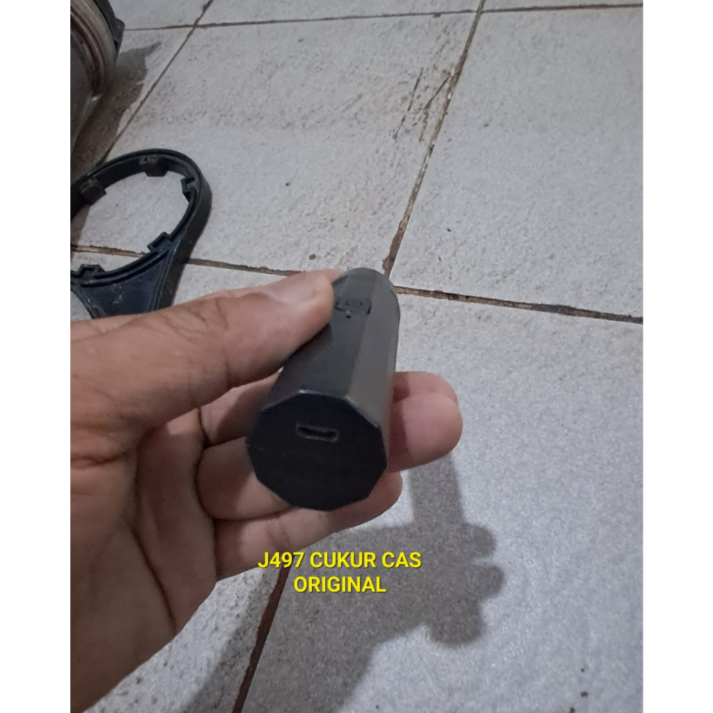 J497 CUKUR CAS ORIGINAL CUKURAN JENGGOT ELEKTRIK PORTABLE SHAVER USB CASAN CHARGING MINI ALAT MESIN HAIR RAMBUT BULU KUMIS RAMBUT TAHAN KARAT BAJA BESI   GARANSI UANG KEMBALI JIKA PRODUK TIDAK SESUAI / TIDAK BERFUNGSI / TIDAK COCOK  •Kategori: Alat Cukur