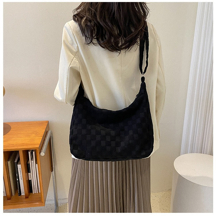 MISMI HAILEY Tas Selempang Kekinian Sling bag Shoulderbag Sekolah kuliah New stylish OOTD Wanita Kuliah fashion Korean Style Lucu Emory Keren Kekinan Outfit Style Aesthetic Chikoisme