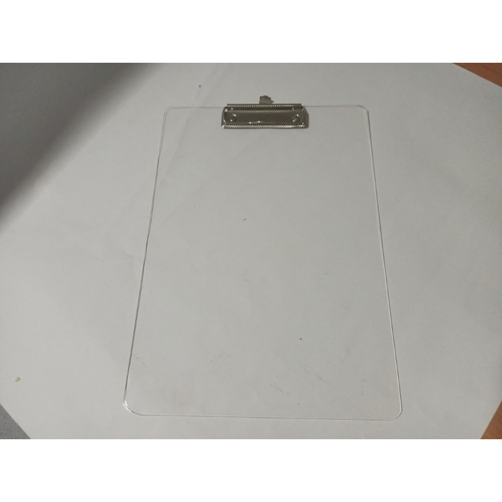 

Papan Jalan Clipboard Transparan Folio / F4 Acrylic