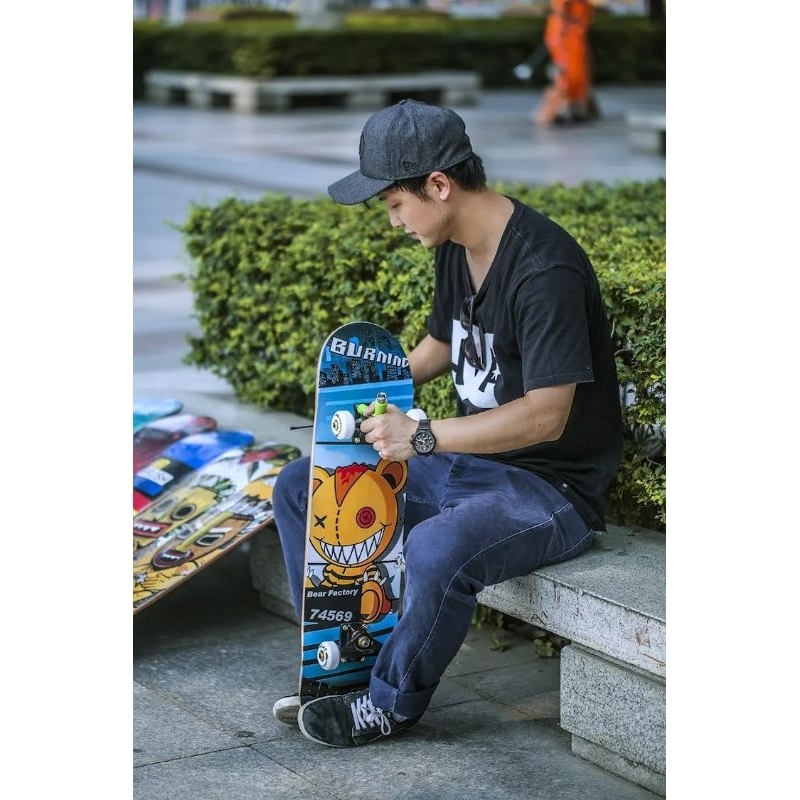BURNING skateboard + hadiah profesional brand import abec-11 canada maple hard rock timur laut soket