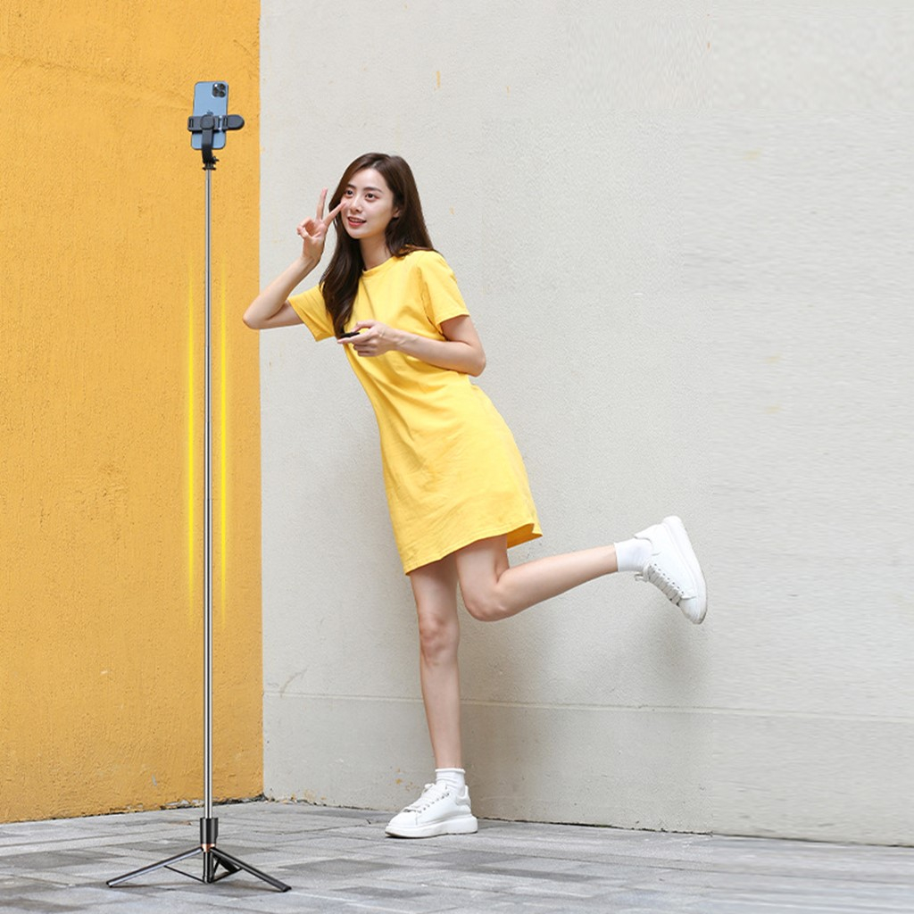 Tongsis Bluetooth 1.7 Meter Selfie Stick 4IN1 360° Rotation Adjustable Tongsis Tripod Selfie Remote Bluetooth LED 170CM