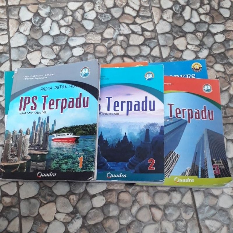 IPS TERPADU QUADRA KELAS 7 8 9