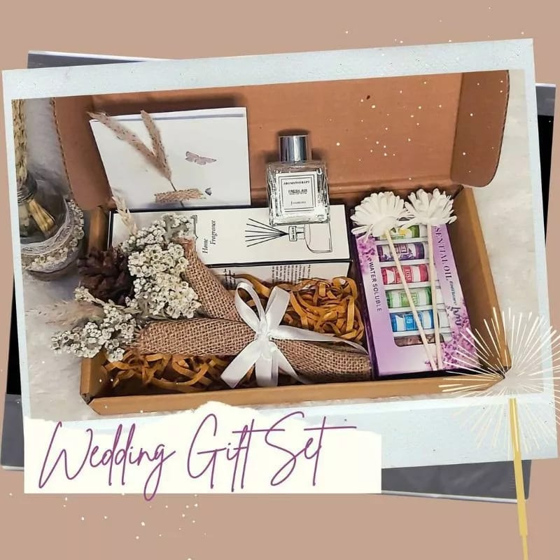 

GIFT SET WEDDING BIRTHDAY ANNIVERSARY KADO LAMARAN HAMPERS ULANG TAHUN WISUDA