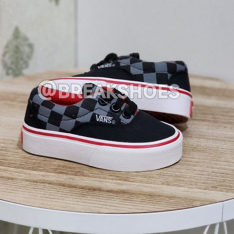 Sepatu anak era model tali cekerboard hitam abu lis merah