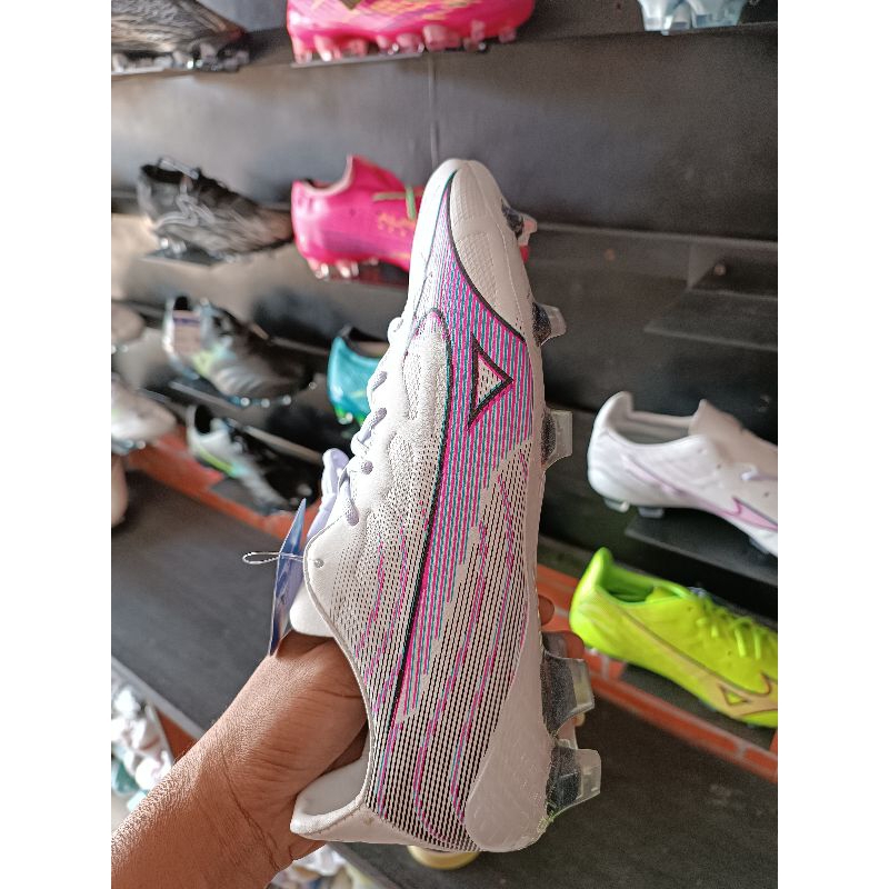 Sepatu Bola Mizuno Grad Ori